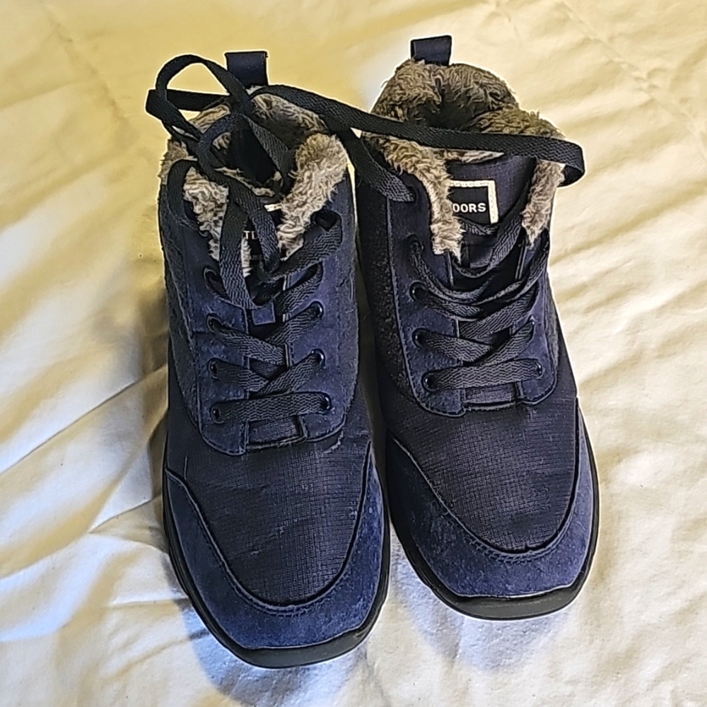 navy blue winter bootie